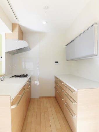 樹木の素材感にこだわったマットな質感のキッチン　渋谷区Ｉ様邸